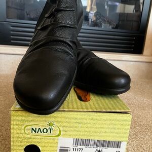 Naot Black Ankle Boots Sleek Leather Design